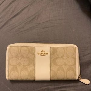 Coach wallet not for sale